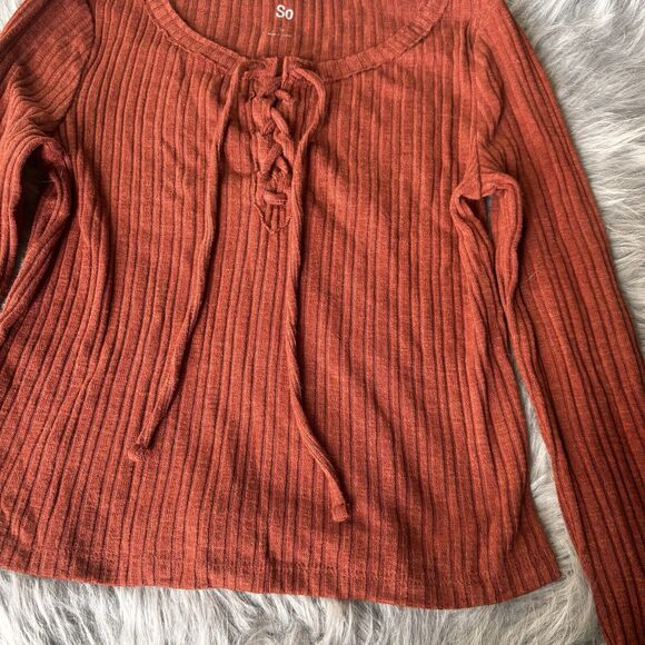 SO Top Sz M Blouse Burnt Orange Long Sleeve Tie Front Criss Cross Teen Crop Work - Picture 2 of 8
